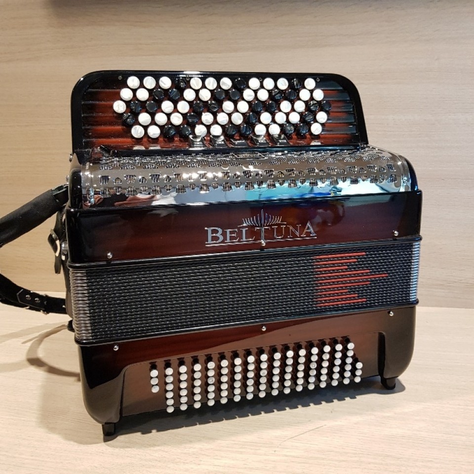 Beltuna Studio III 96 K M Hel Harmonicordeon B-Griff Belgisch bas accordeon 
