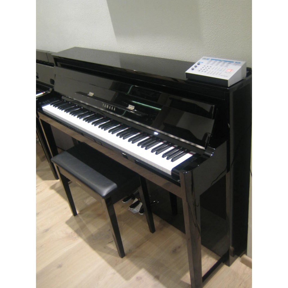 Yamaha NU1X Hybrid Piano + Ketron SD4